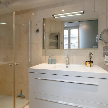 Lejlighed Quiet 1br With Ac Near Opera & Champs-elysees Paris